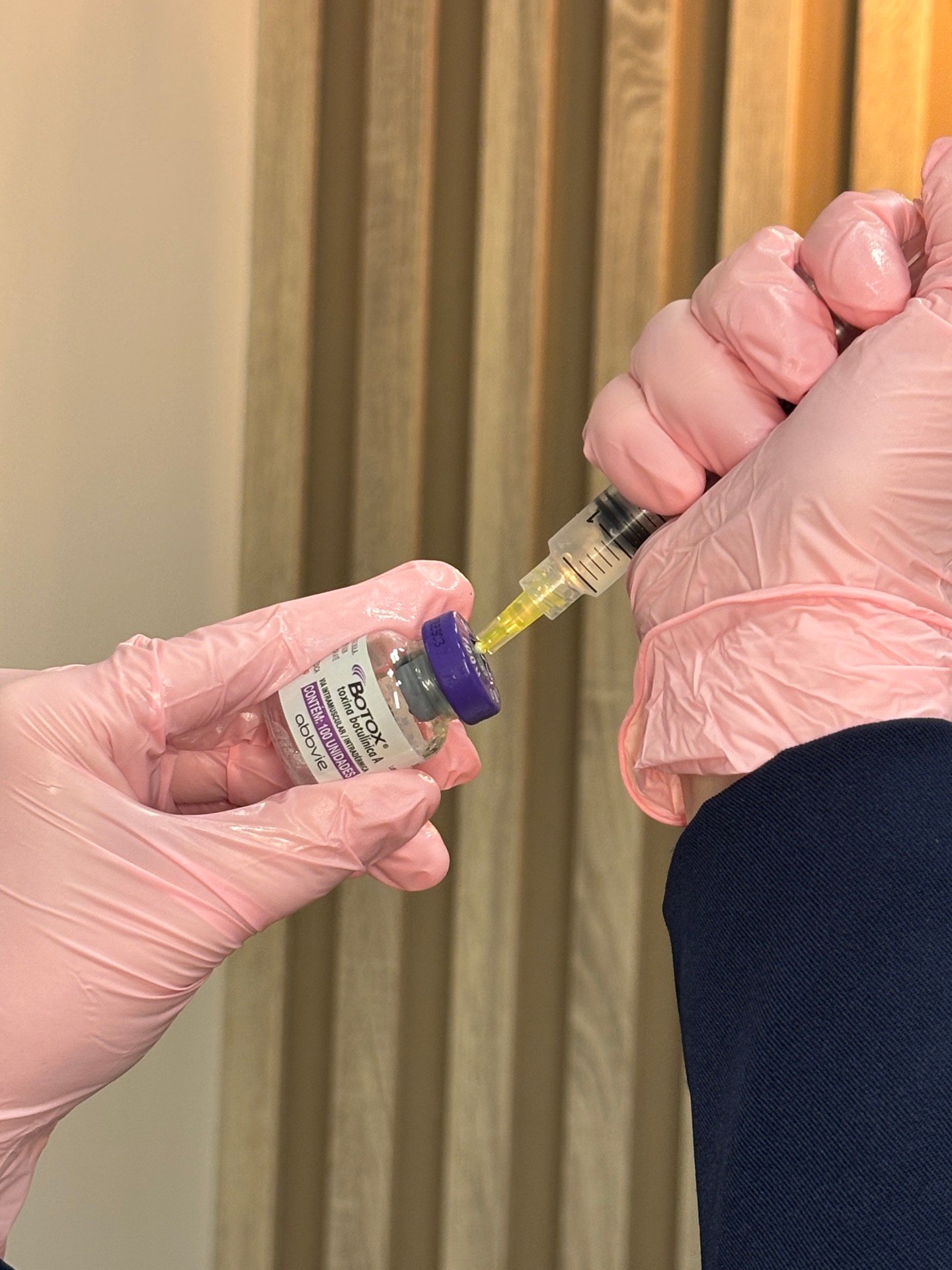Aplicação de toxina botulínica na AMMO